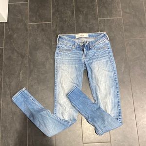 Hollister 00 Low rise Light Wash Skinny Jeans